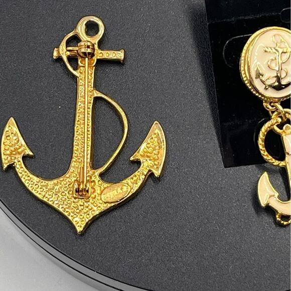 Park Lane Vintage Enamel Cream Gold Tone Anchor Dangle Earrings and Brooch Set - Picture 8 of 8